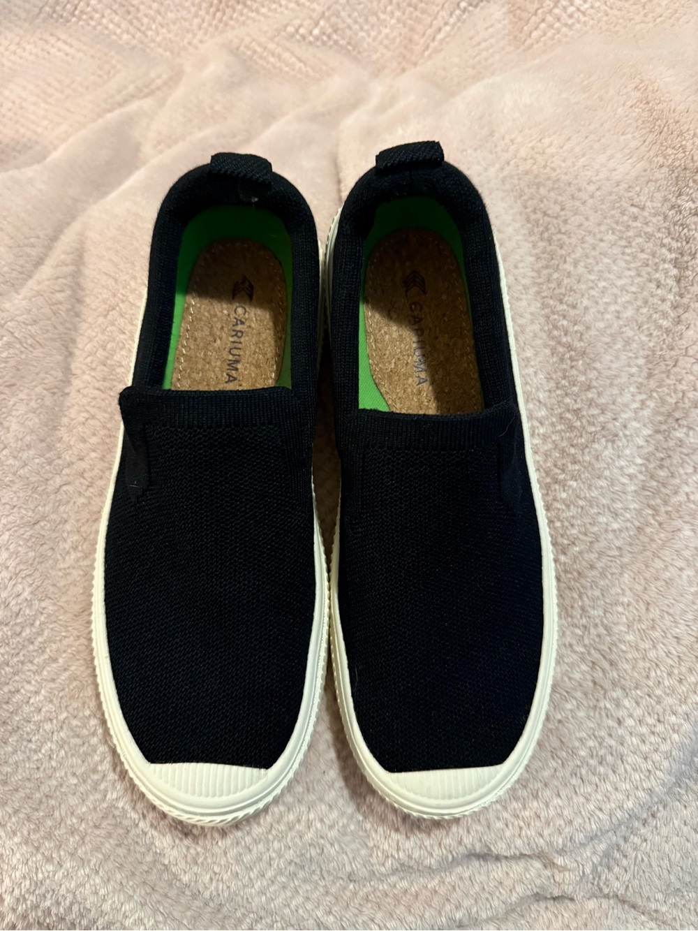 Cariuma Ibi Knit Slip On Women’s sz 7